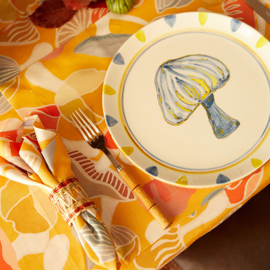 mustard-yellow-linen-napkin-ceramic-plate